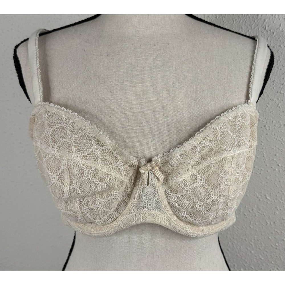 Body by Victoria Unlined Demi Bra in a cream/ivory floral lace finish Size 38D